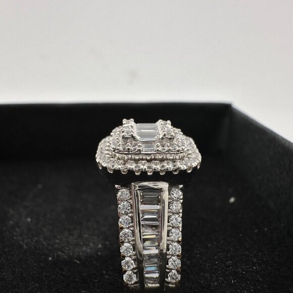Elegant 2 Carat Lab Created White Topaz Ring Size 7 - Picture 15 of 16